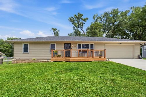 7368 Yecker Ave, Kansas City, KS, 66109-1745 | Card Image