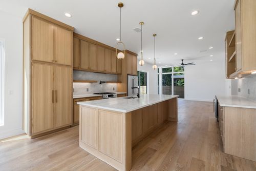 1-4806 Richmond Ave, Austin, TX, 78745-1837 | Card Image