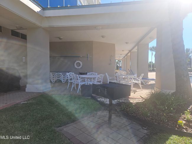 West Outdoor Grill | Image 39