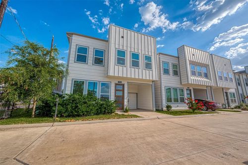 7703 Rainbow Close Ln, Houston, TX, 77055-1384 | Card Image