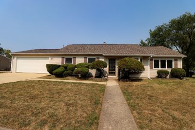 202 Belmont Drive, House other with 3 bedrooms, 2 bathrooms and 2 parking in Romeoville IL | Image 2