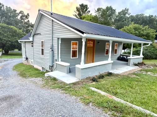 587 North St, Newport, TN, 37821-2122 | Card Image