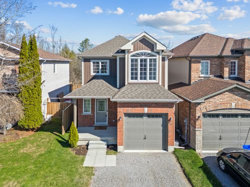 12 Coldbrook Dr, Millbrook, ON, L0A1G0 | Card Image