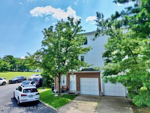 26 Aspen Knolls Way, Staten Island, NY, 10312-6626 | Card Image