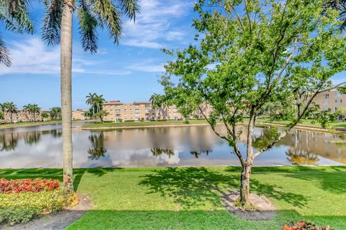 apt-204-12565 Imperial Isle Dr, Boynton Beach, FL, 33437-7237 | Card Image