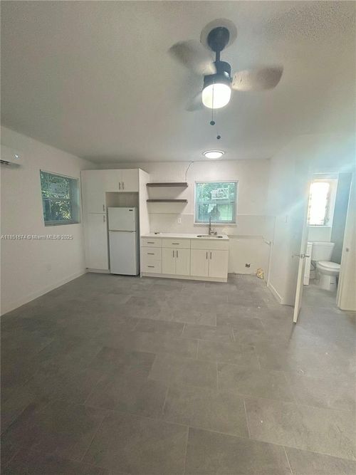 c-1220 110th Ter, Miami, FL, 33161-7625 | Card Image