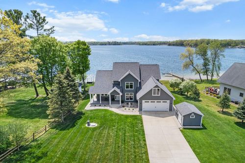 9861 Doyle Dr, Mecosta, MI, 49332-9773 | Card Image