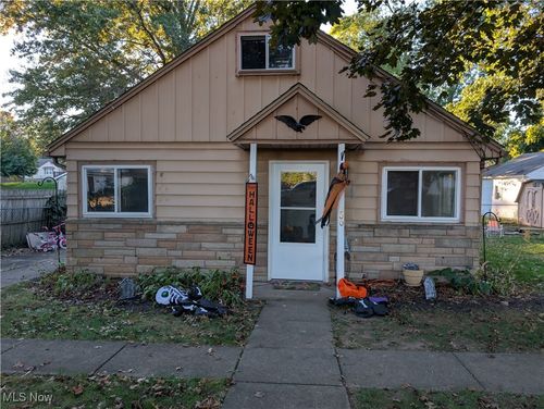 200 Stull Ave, Akron, OH, 44312-1867 | Card Image