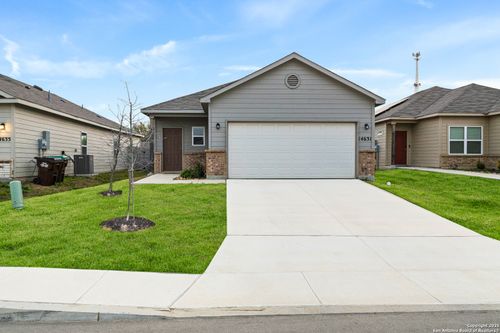 14631 Stirrup Trce, Elmendorf, TX, 78112-0476 | Card Image
