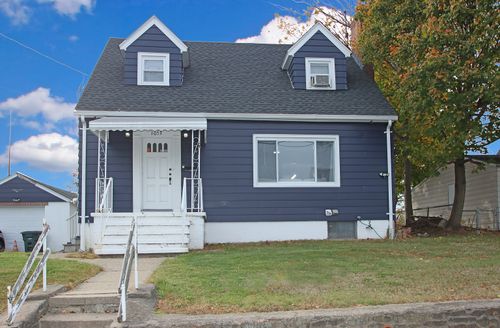 1053 Sylvan Ave, Bridgeport, CT, 06606-3057 | Card Image