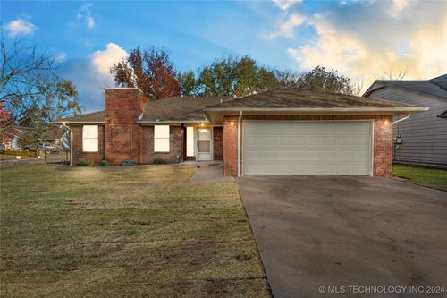 13201 S 86th Eastavenue, Bixby, OK, 74008 | Card Image