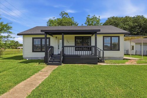 125 E Crosby St, Sour Lake, TX, 77659-6741 | Card Image