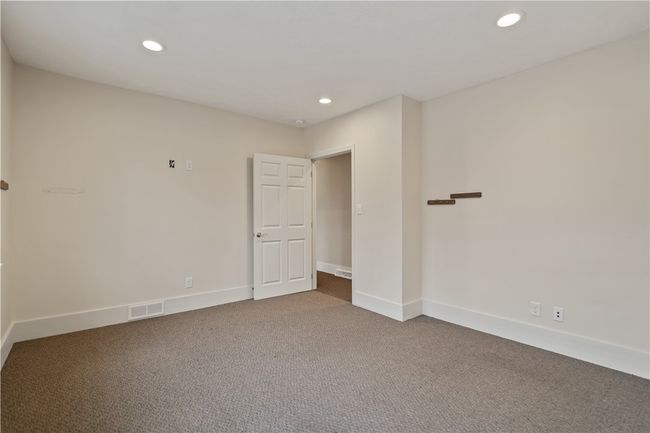 396 4 Th St, House other with 5 bedrooms, 3 bathrooms and 6 parking in Beaver PA | Image 29