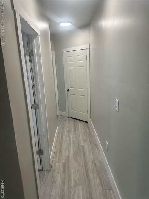 3734 3734 Atkinson Unit 3 Street, Detroit, MI, 48206 | Card Image