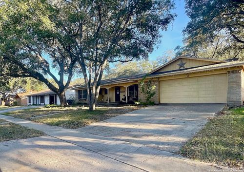 1404 E Inez St, Beeville, TX, 78102-2913 | Card Image