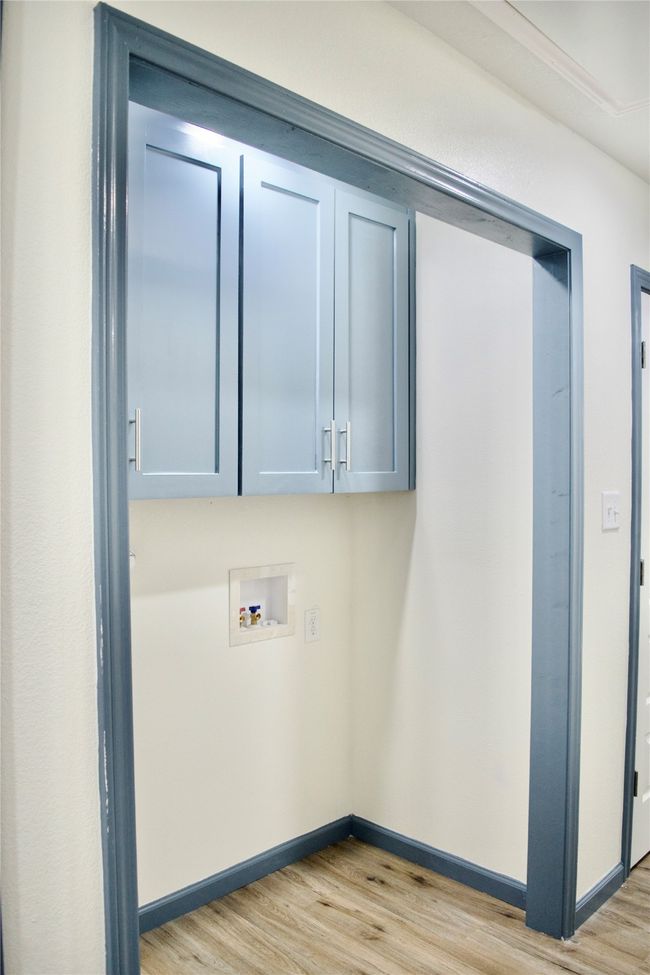 Laundry in the hall | Image 13
