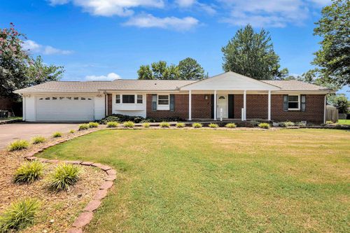 908 Davison Ave, Muscle Shoals, AL, 35661-2322 | Card Image