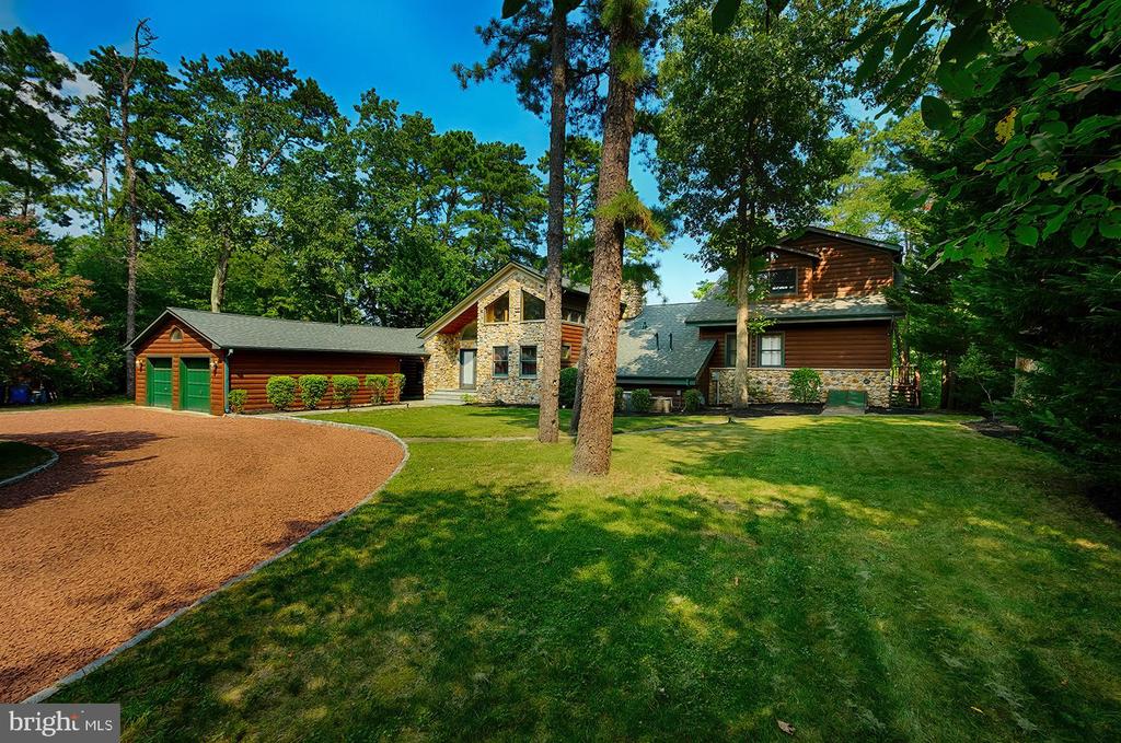 Narragansett Trl, Medford, NJ 08055