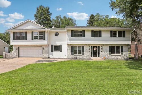 1702 Blu Fountain Ct, Godfrey, IL, 62035-1304 | Card Image