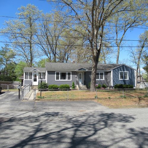 116 Commonwealth Ave, Lowell, MA, 01852-5737 | Card Image