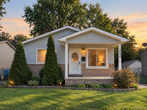 4530 Frazho Rd, Warren, MI, 48091-1431 | Card Image