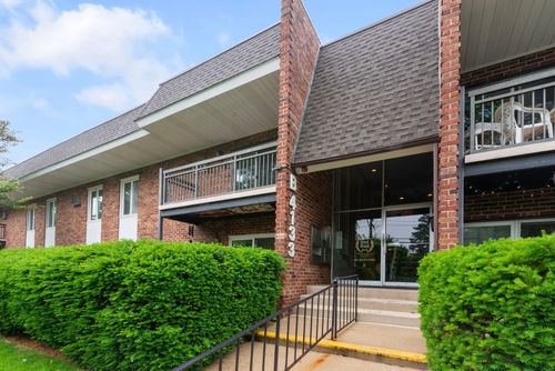 b-220-4133 Saratoga Ave, Downers Grove, IL, 60515-2064 | Card Image