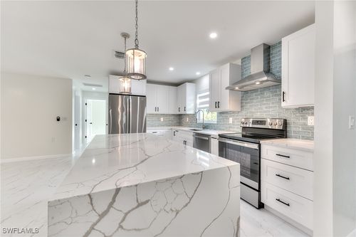 9239 Kincaid Ct, SANIBEL, FL, 33957-3005 | Card Image