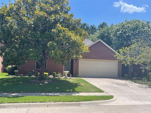 2723 Magnolia Ln, Grapevine, TX, 76051-7711 | Card Image