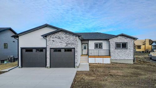 277 E E 1 Ave N, Magrath, AB, T0K | Card Image