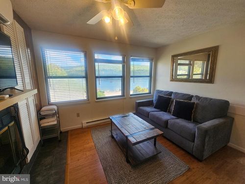 6a-36 Jeffrey Ln, OAKLAND, MD, 21550-7242 | Card Image