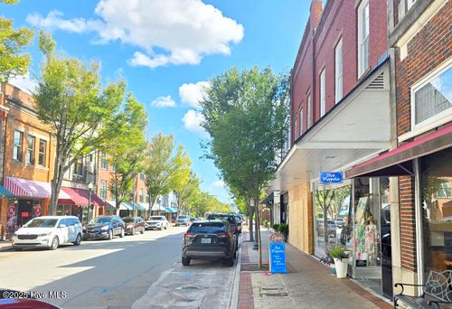 223 Middle St, New Bern, NC, 28560-2141 | Card Image