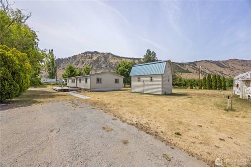 27 Buckingham Aly, Brewster, WA, 98812-9634 | Card Image