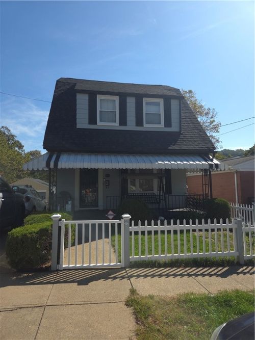 913 16th St, Aliquippa, PA, 15001-3039 | Card Image