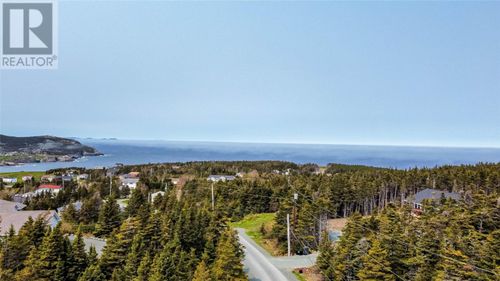 32-36 Meetinghouse Rd, Pouch Cove, NL, A0A0B8 | Card Image