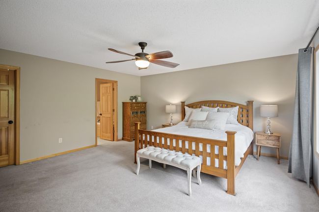 A king bed still does not fill this large space. | Image 20
