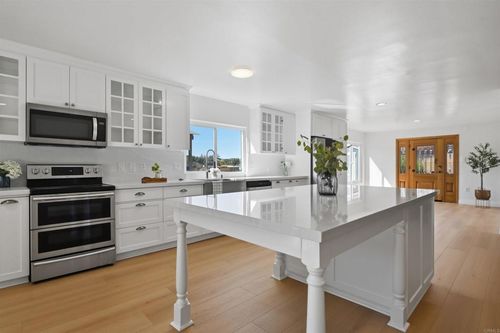 3404 S Cordoba Ave, Spring Valley, CA, 91977-3024 | Card Image