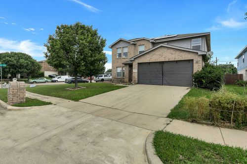 6021 Lucas Ct, Fort Worth, TX, 76119-1601 | Card Image