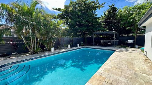 40 Nw 125th St, North Miami, FL, 33168-4615 | Card Image