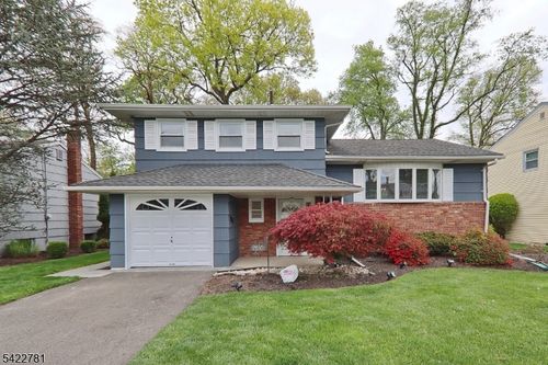 2260 Sunrise Ct, Scotch Plains, NJ, 07076-1943 | Card Image
