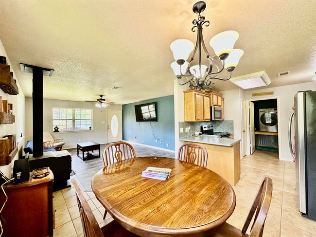 725 Cr 4364, House other with 3 bedrooms, 2 bathrooms and null parking in Spurger TX | Image 15