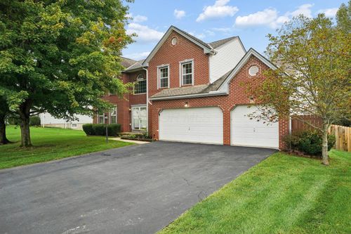 124 Long Hollow Dr, Etna, OH, 43062-8005 | Card Image