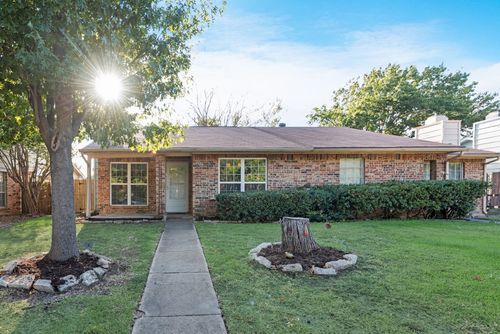 2445 Red River St, Mesquite, TX, 75150-6028 | Card Image