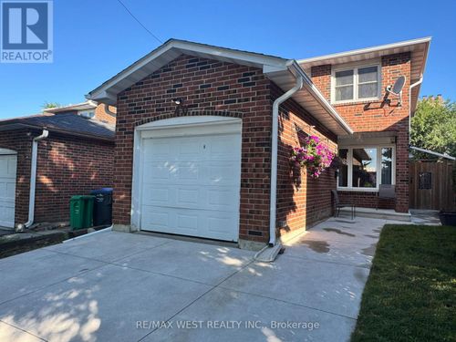 40 Maplehurst Square, Brampton (Heart Lake East), ON, L6Z1J6 | Card Image