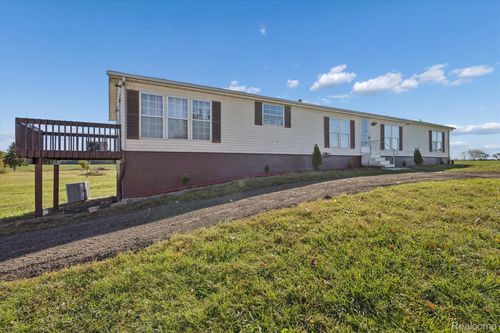 8333 Wacousta Rd, Saint Johns, MI, 48879-9245 | Card Image