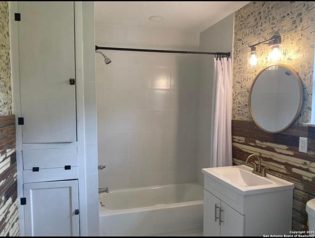 106 Weber St, House other with 2 bedrooms, 2 bathrooms and null parking in Poth TX | Image 5