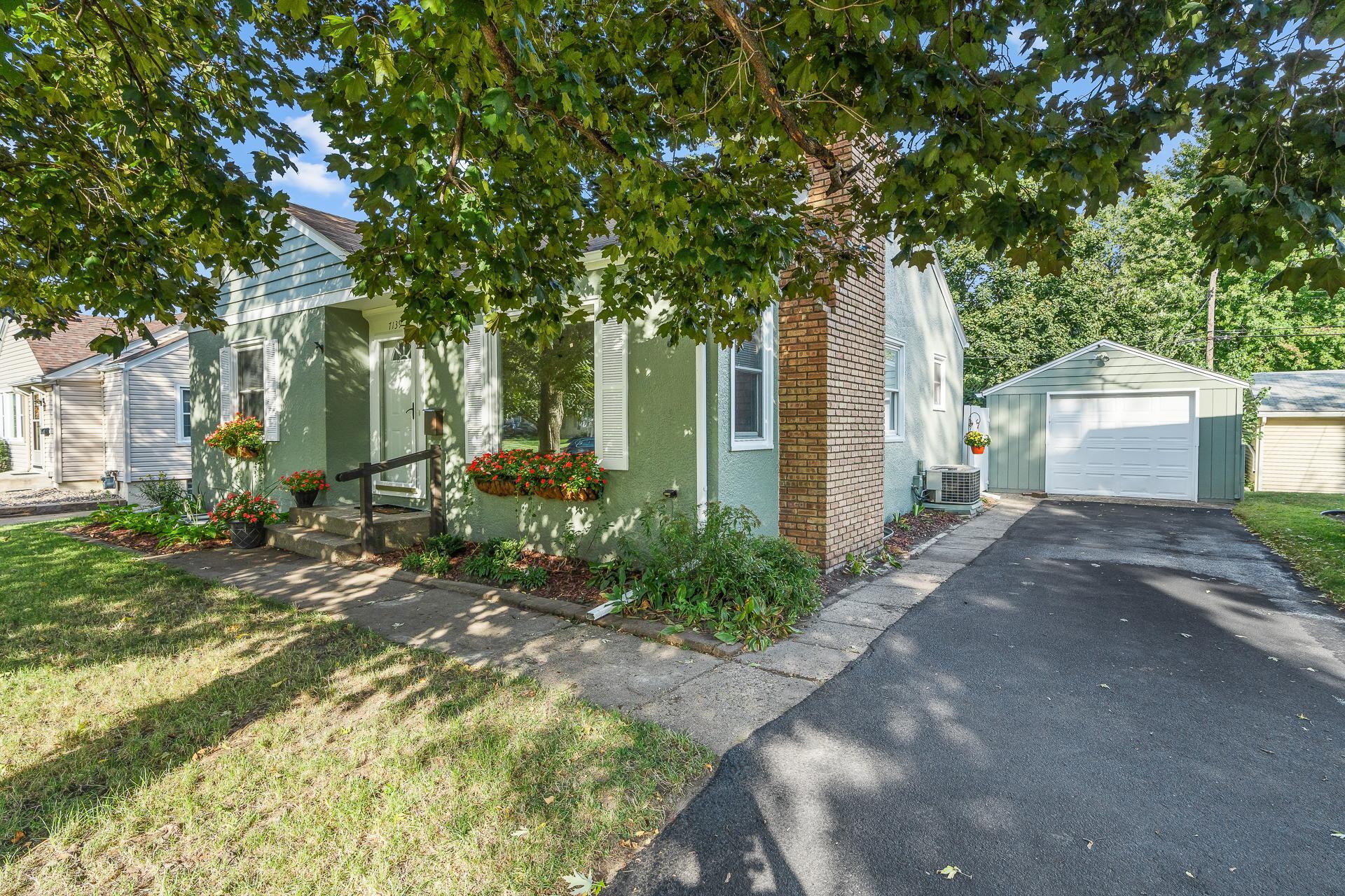 Knox Ave, Minneapolis, MN 55423