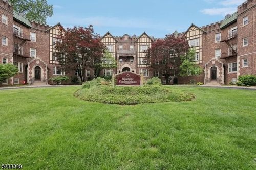 apt-302-4 Riverside Dr, Cranford, NJ, 07016-2239 | Card Image