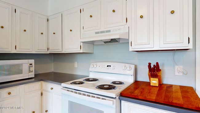 109 Yaupon Dr, Home with 2 bedrooms, 1 bathrooms and null parking in Emerald Isle NC | Image 15
