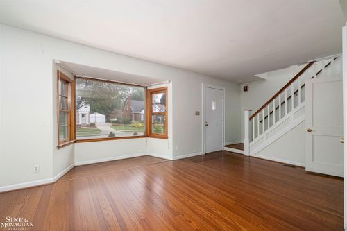 775 Notre Dame St, Grosse Pointe, MI, 48230-1239 | Card Image