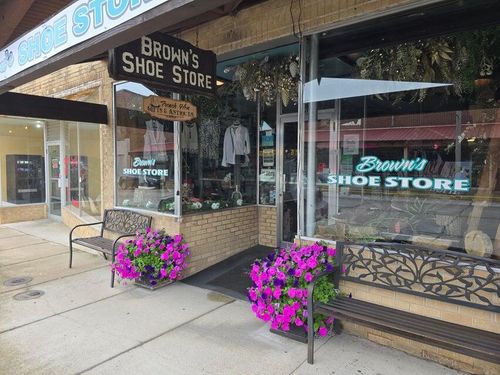 208 S Grand Ave, Houston, MO, 65483-1441 | Card Image